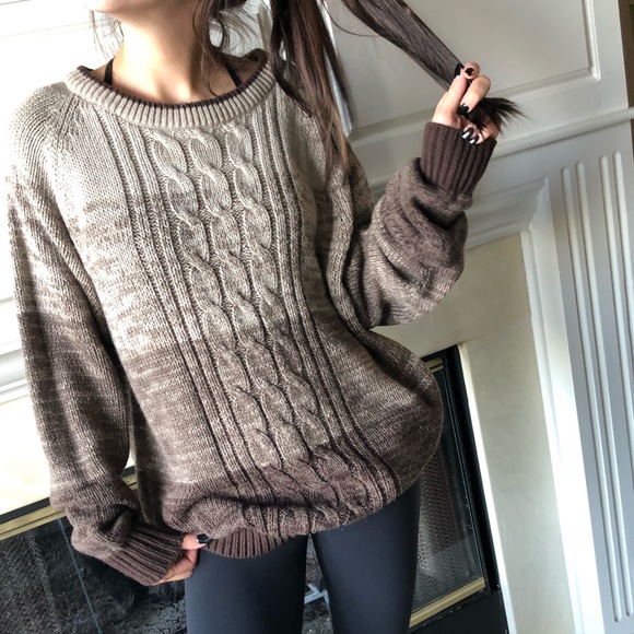 Slouchy oversized cable knit sweater - Picture 2 of 2